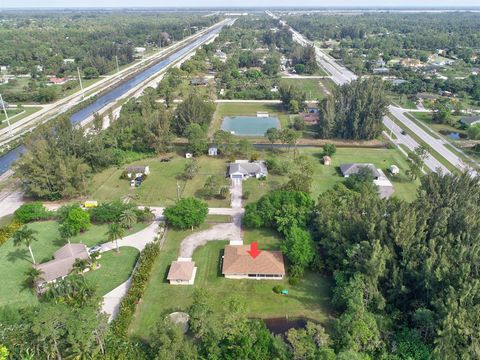 A home in Loxahatchee