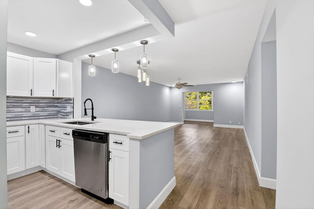 Photo of 2515 NE 2nd Court #204, Boynton Beach, FL 33435 (MLS # R11162256)