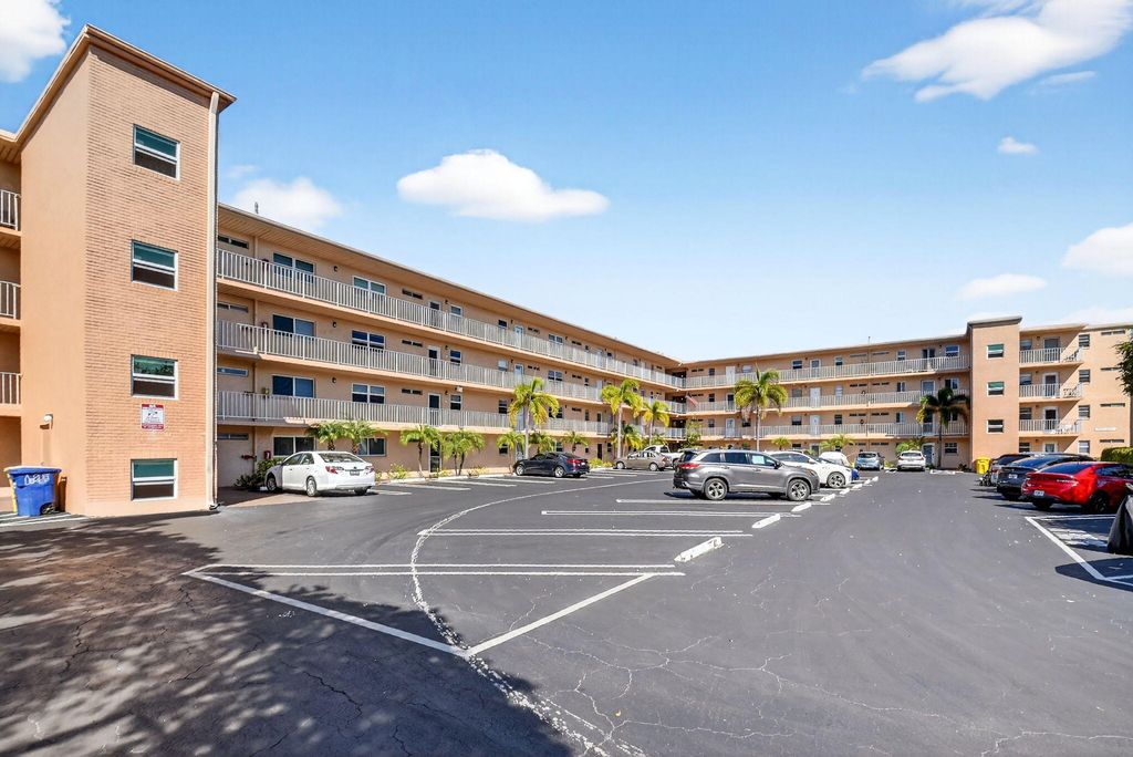 Photo of 2515 NE 2nd Court #204, Boynton Beach, FL 33435 (MLS # R11162256)