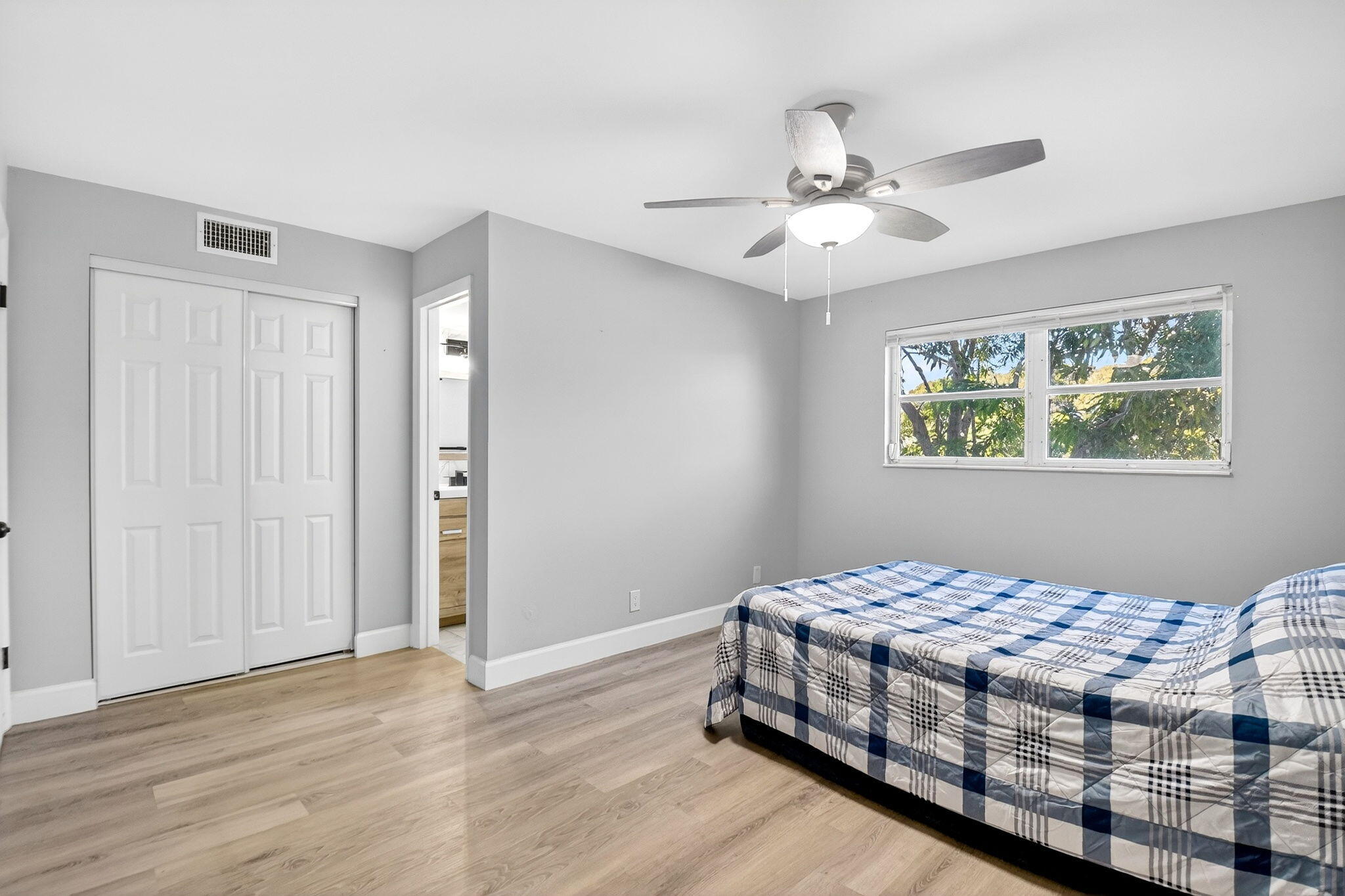 VILLAGE ROYALE GREENTREE CONDO - Residential