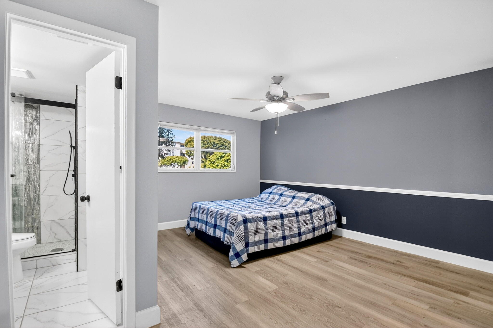 VILLAGE ROYALE GREENTREE CONDO - Residential