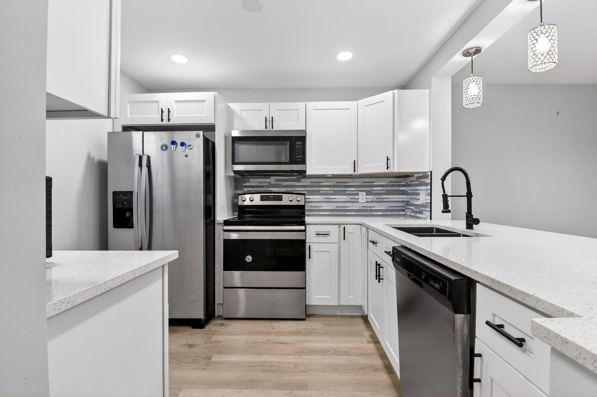 VILLAGE ROYALE GREENTREE CONDO - Residential