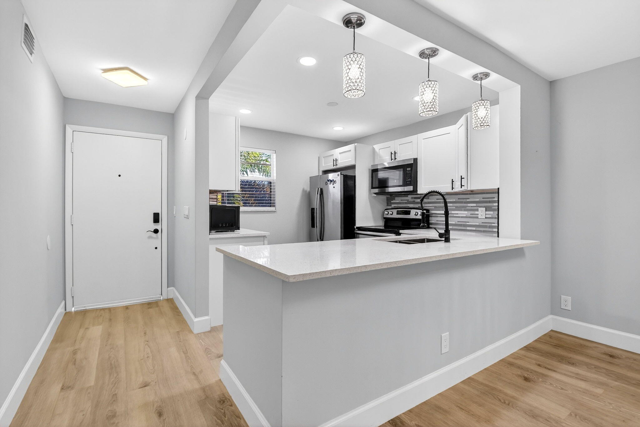 VILLAGE ROYALE GREENTREE CONDO - Residential