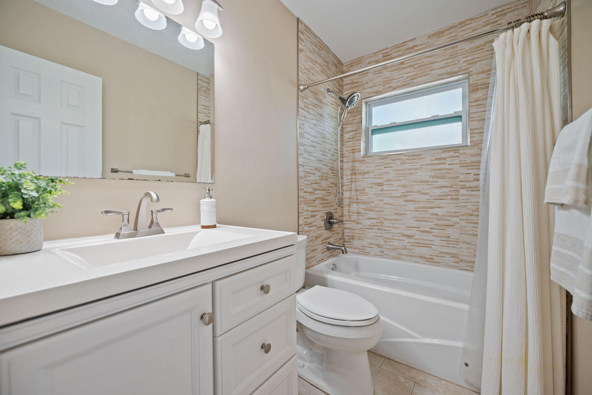 SILVER SHORES SEC OF LAUDERDALE - Residential