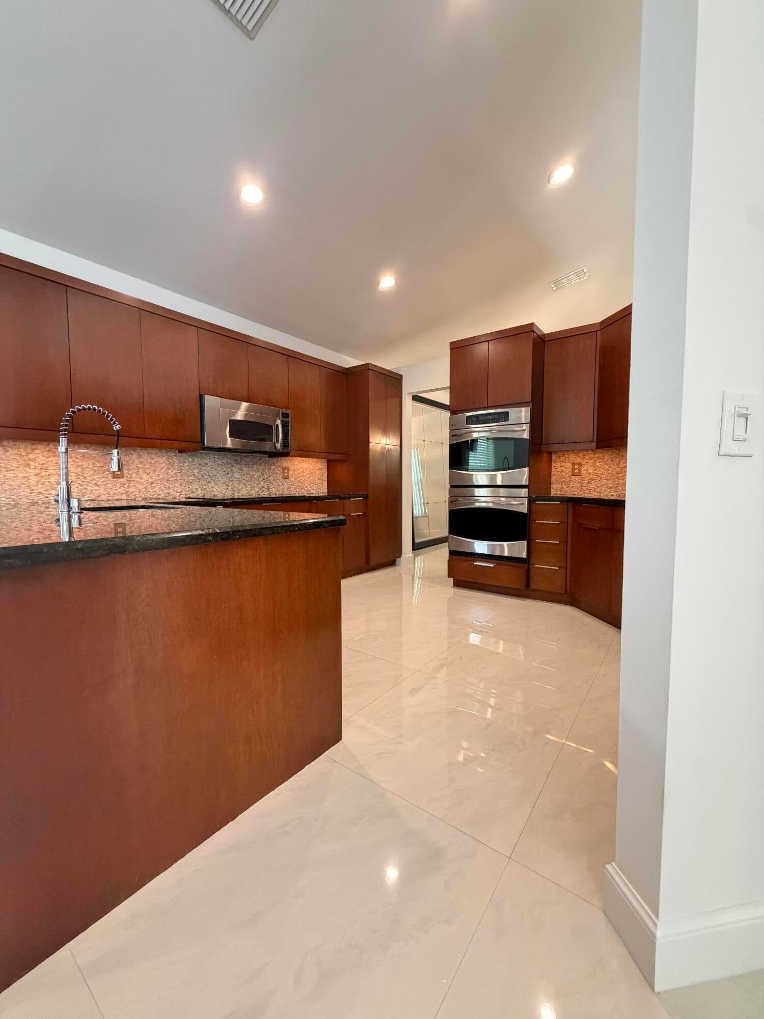 5705 NW 100th Terrace