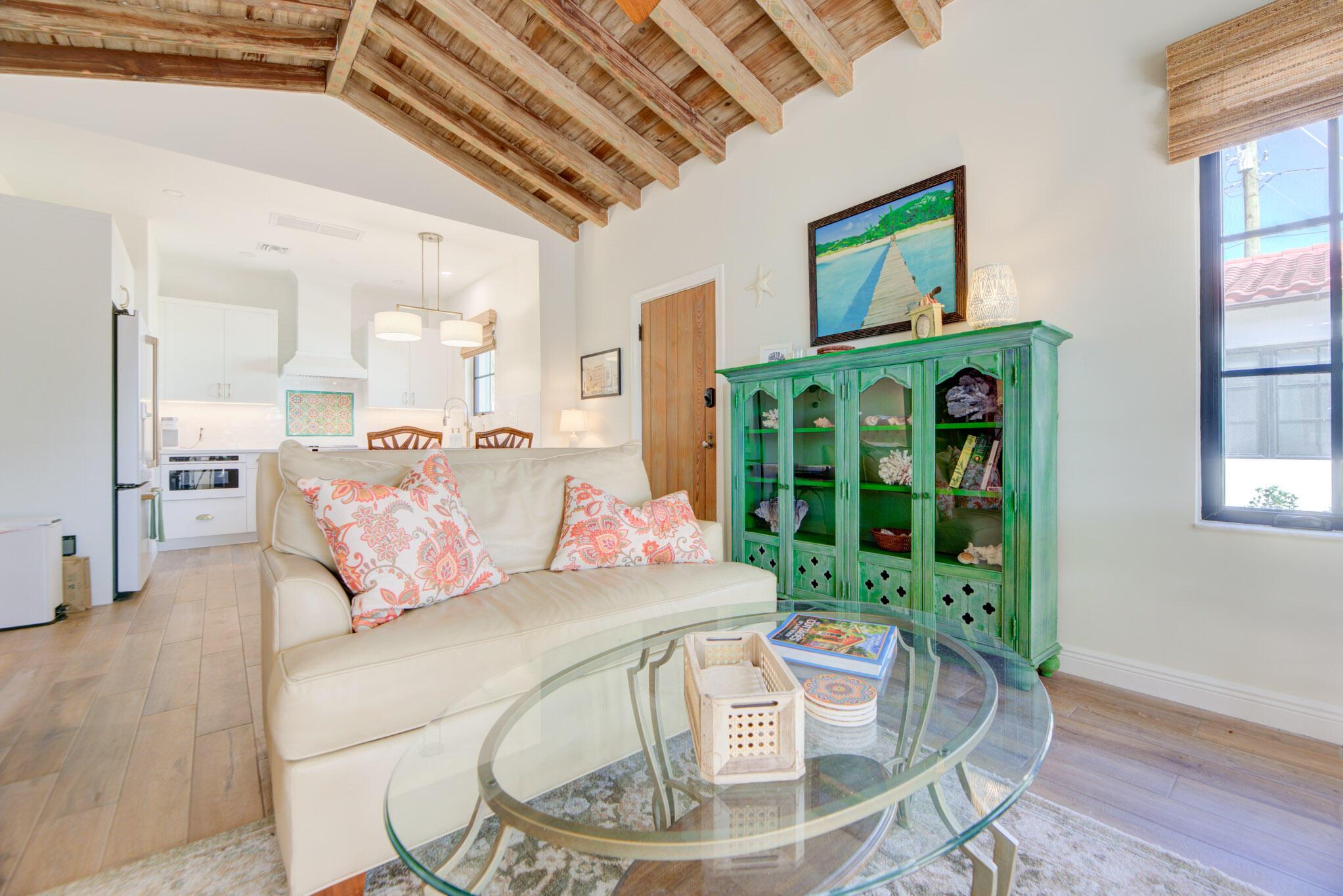 DELRAY TOWN OF - Residential Lease