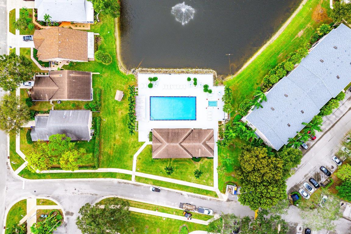 PINE RIDGE AT DELRAY BEACH - Residential