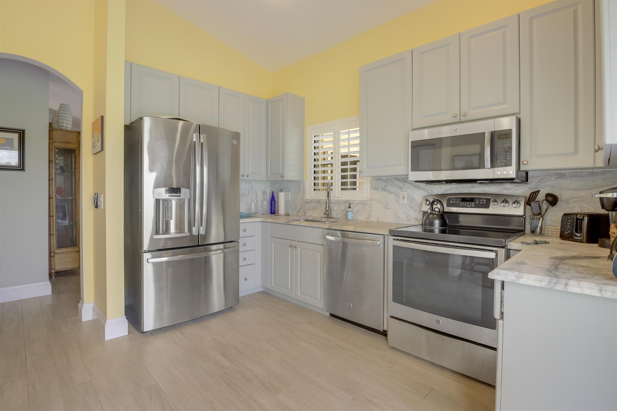 Cascade Lakes - Residential Lease