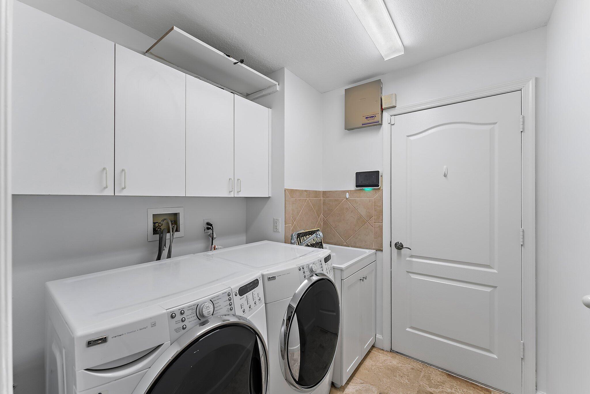 ROCKY POINT ESTATES - Residential