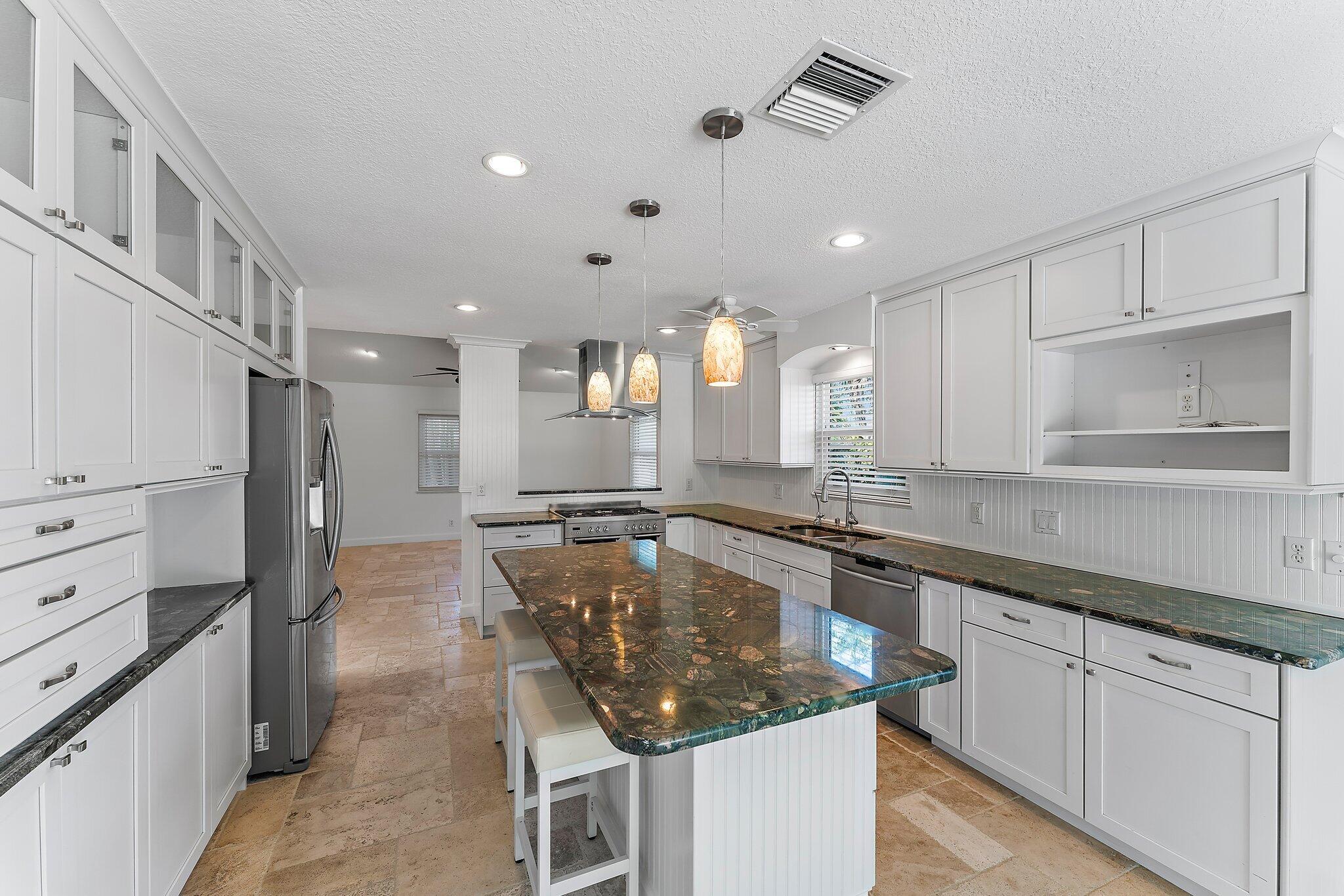 ROCKY POINT ESTATES - Residential