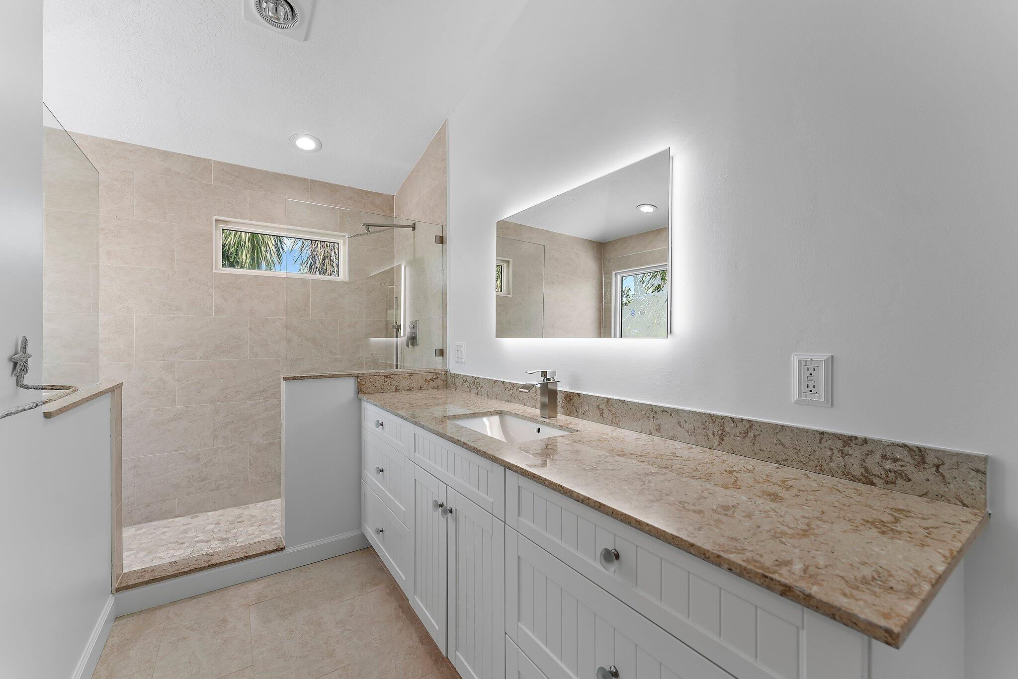 ROCKY POINT ESTATES - Residential