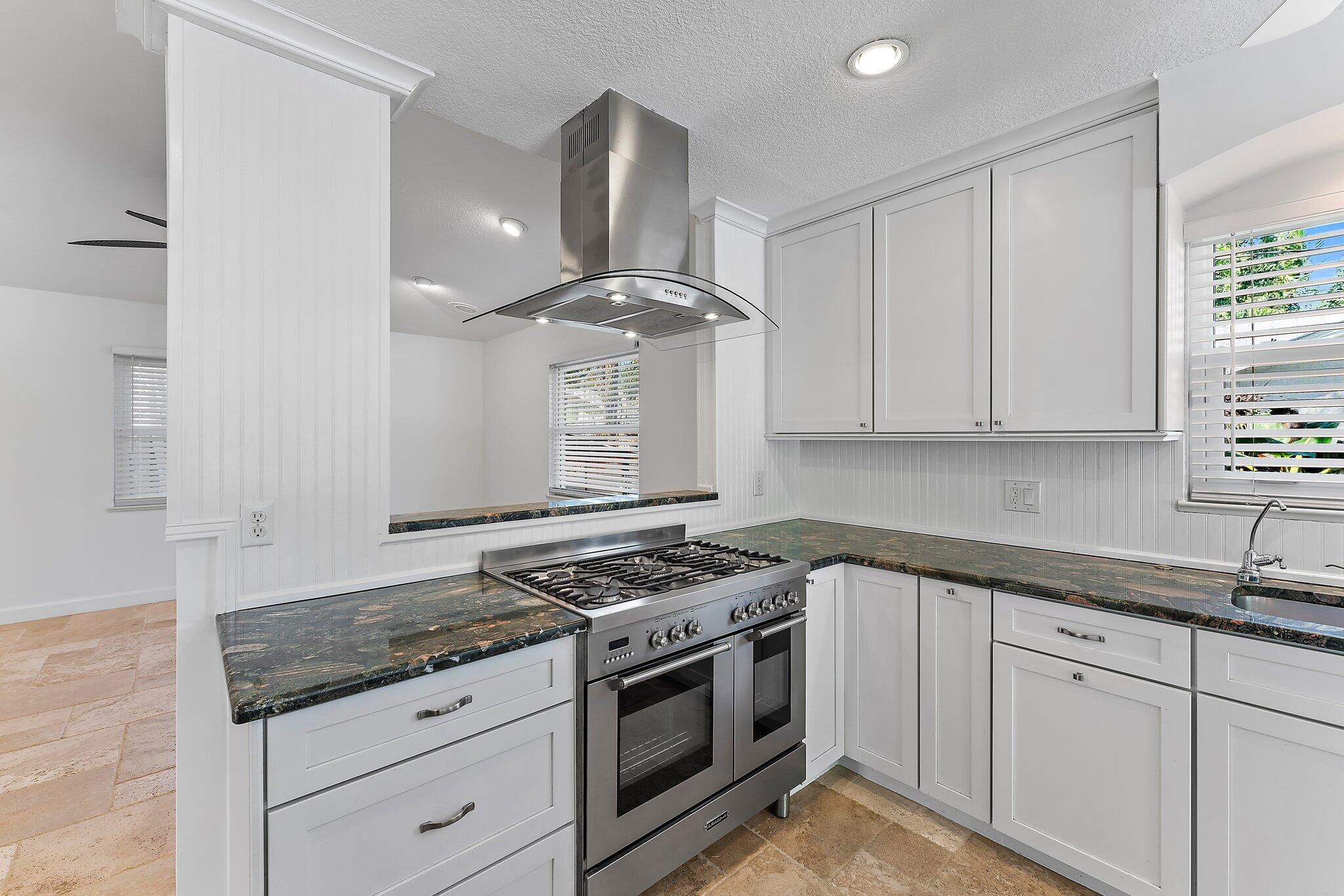 ROCKY POINT ESTATES - Residential