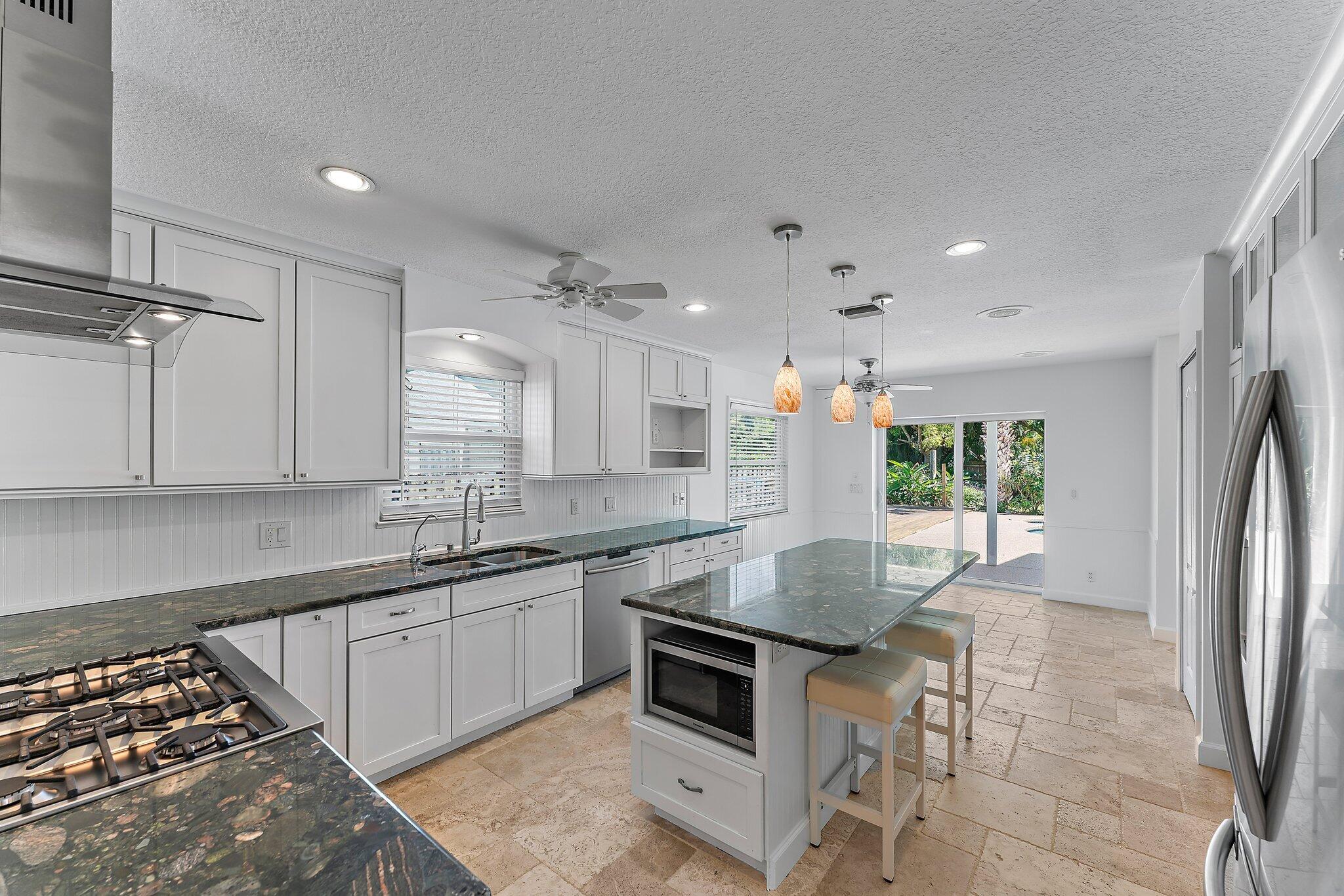 ROCKY POINT ESTATES - Residential