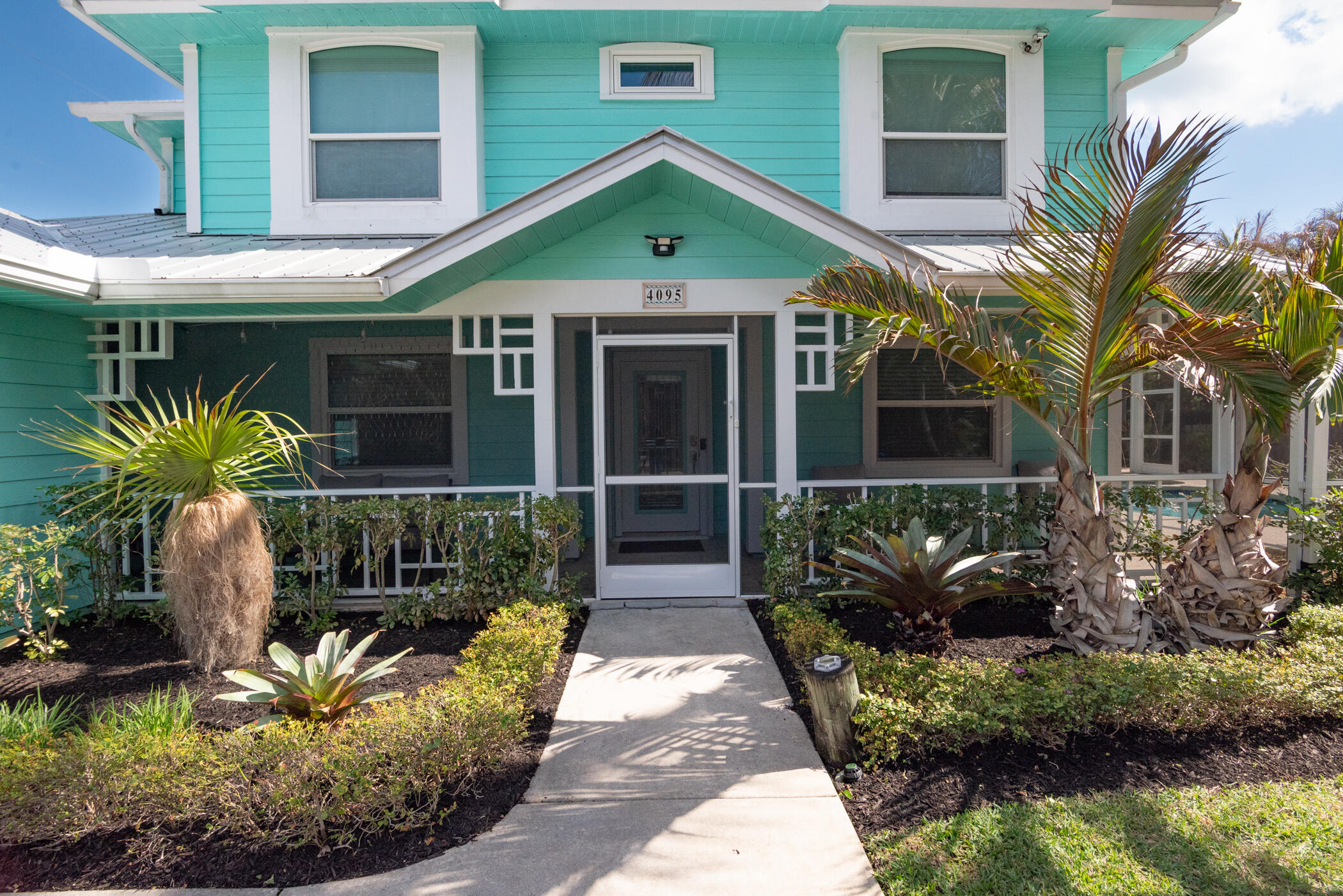 4095 SE Bay Avenue