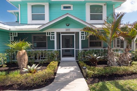 Photo of 4095 SE Bay Avenue, Stuart, FL 34997 (MLS # R11165791)
