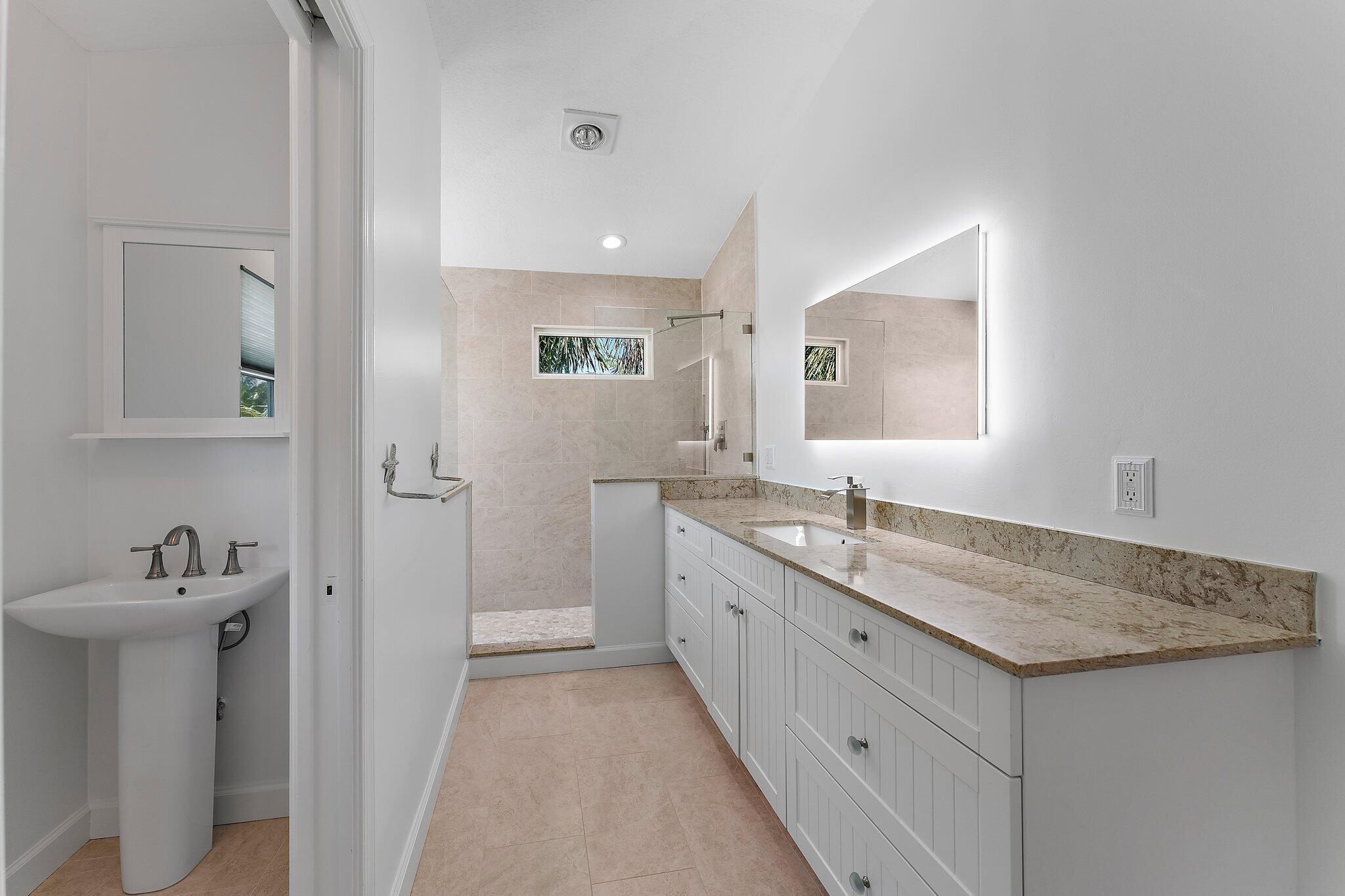 ROCKY POINT ESTATES - Residential