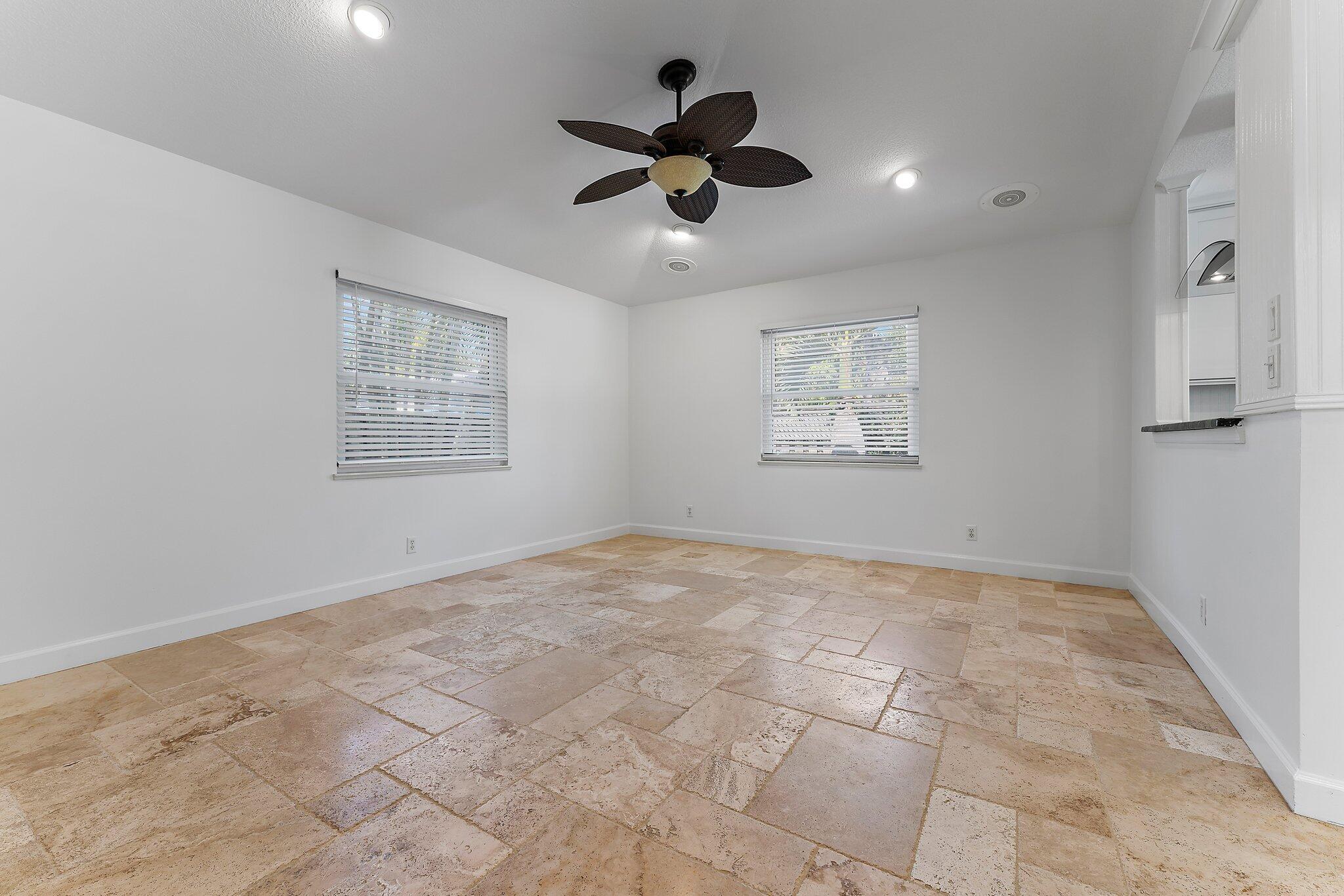 ROCKY POINT ESTATES - Residential