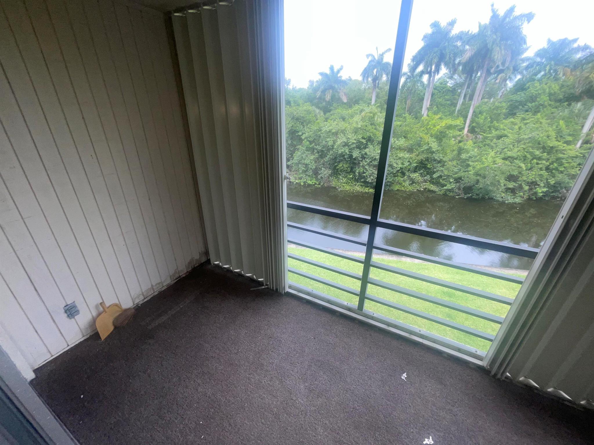 102 Royal Park Drive 3d