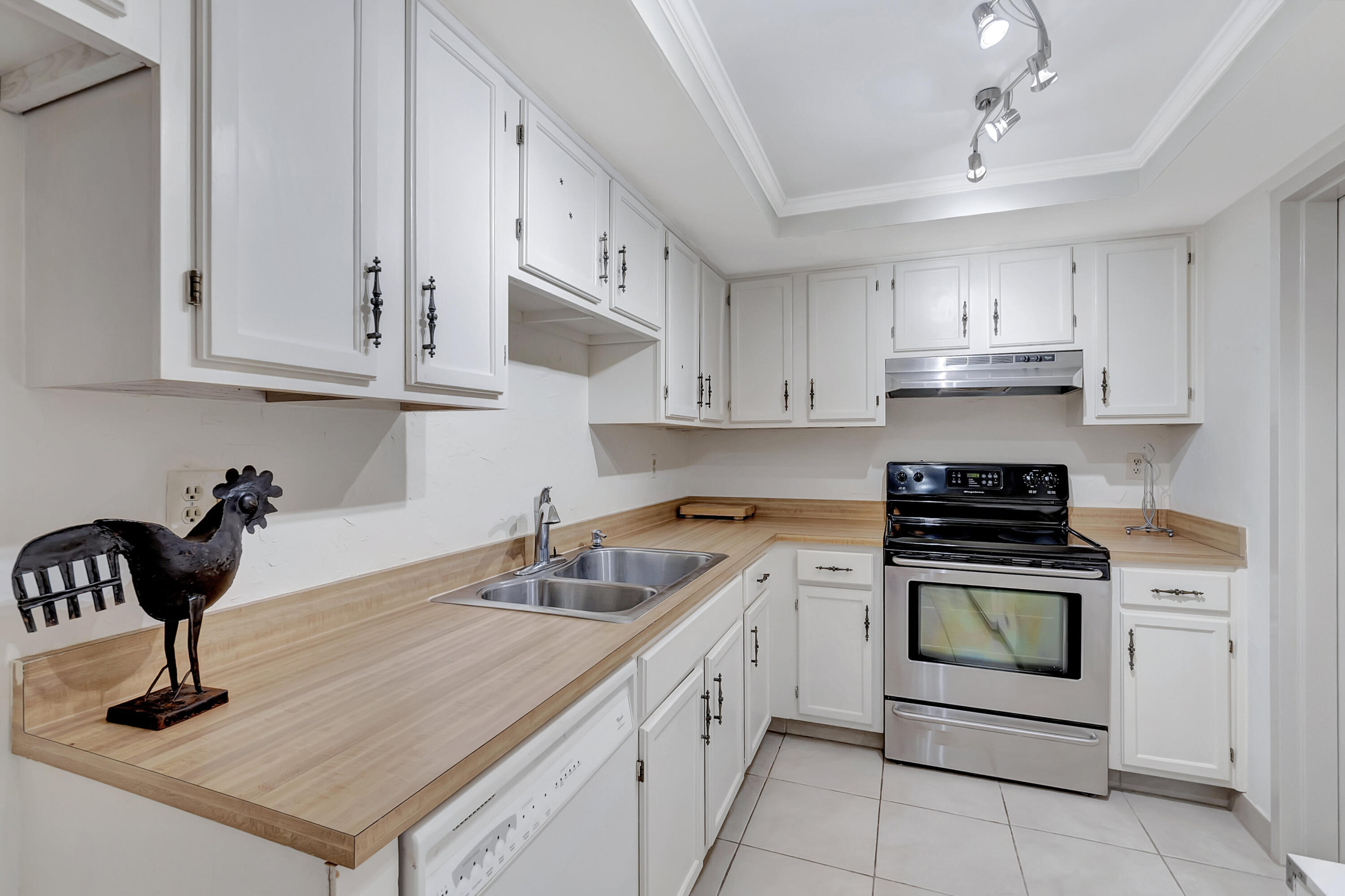 LAKEWOOD MIDRISE - Residential