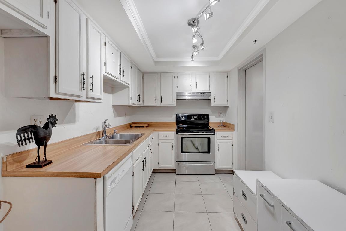 LAKEWOOD MIDRISE - Residential