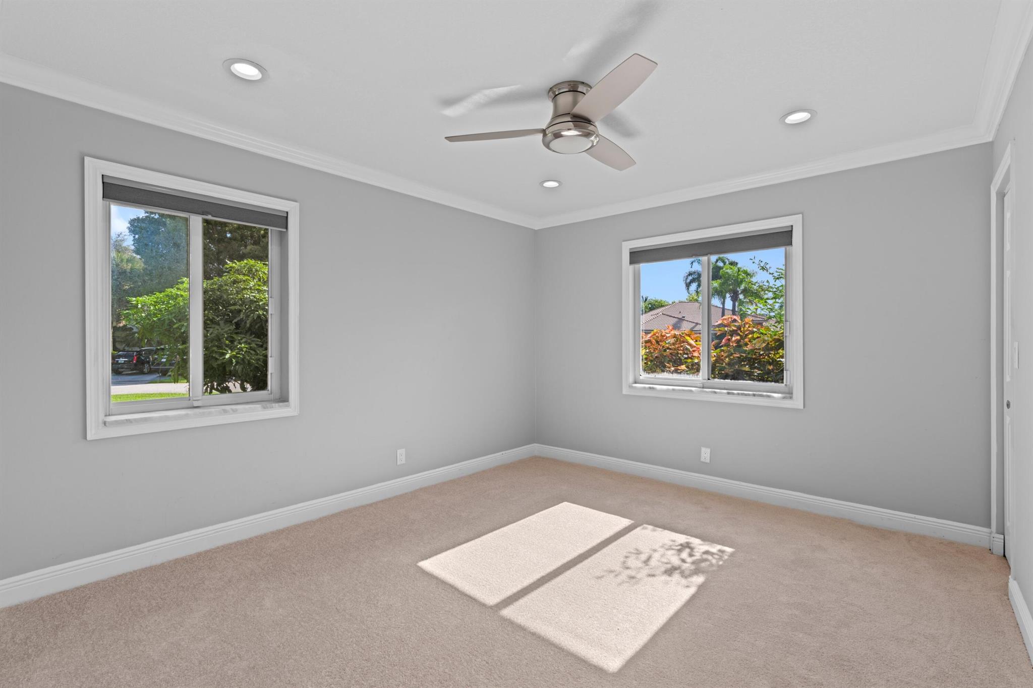 SAILBOAT POINT OF WELLING - Residential