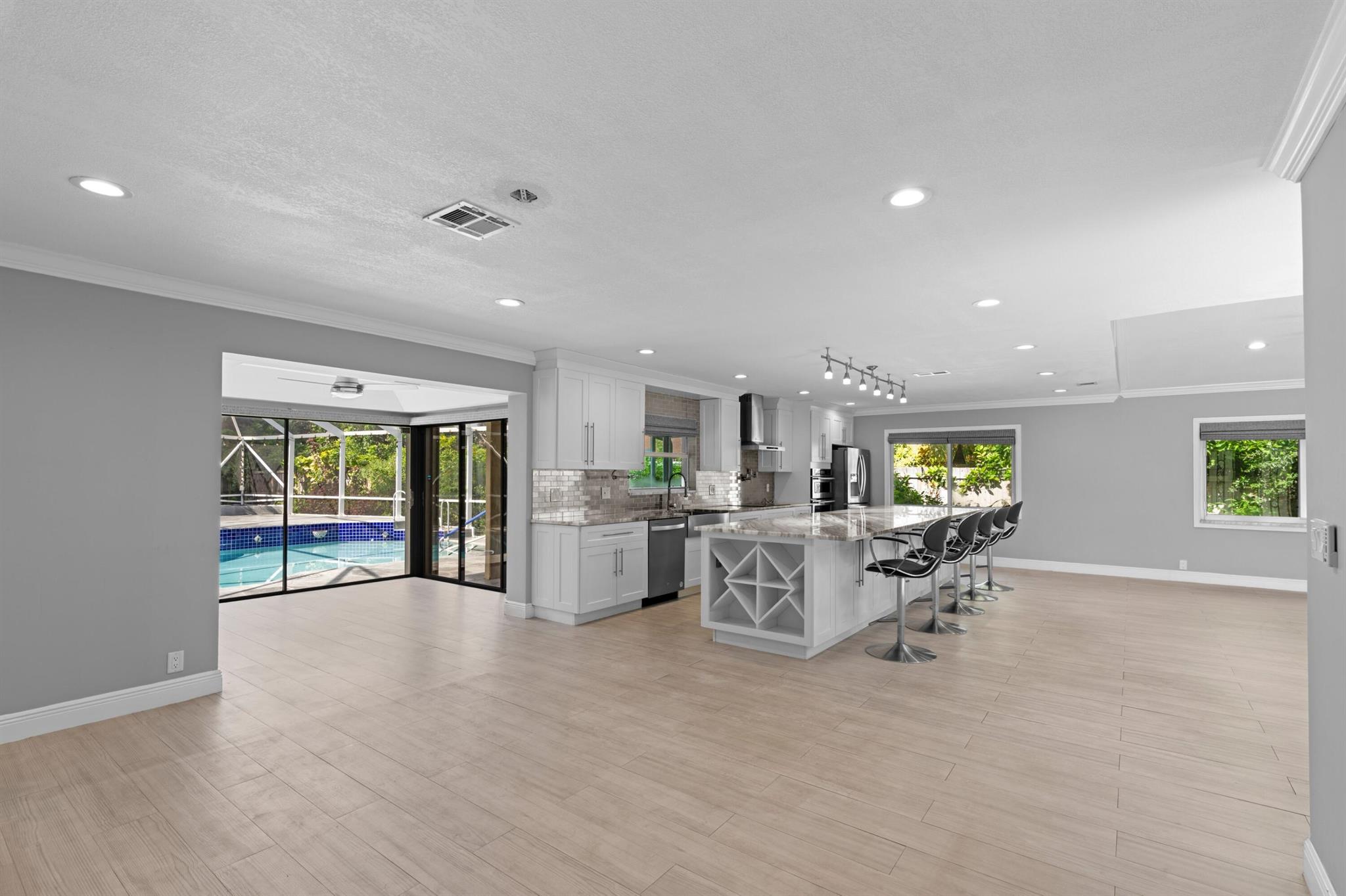 SAILBOAT POINT OF WELLING - Residential
