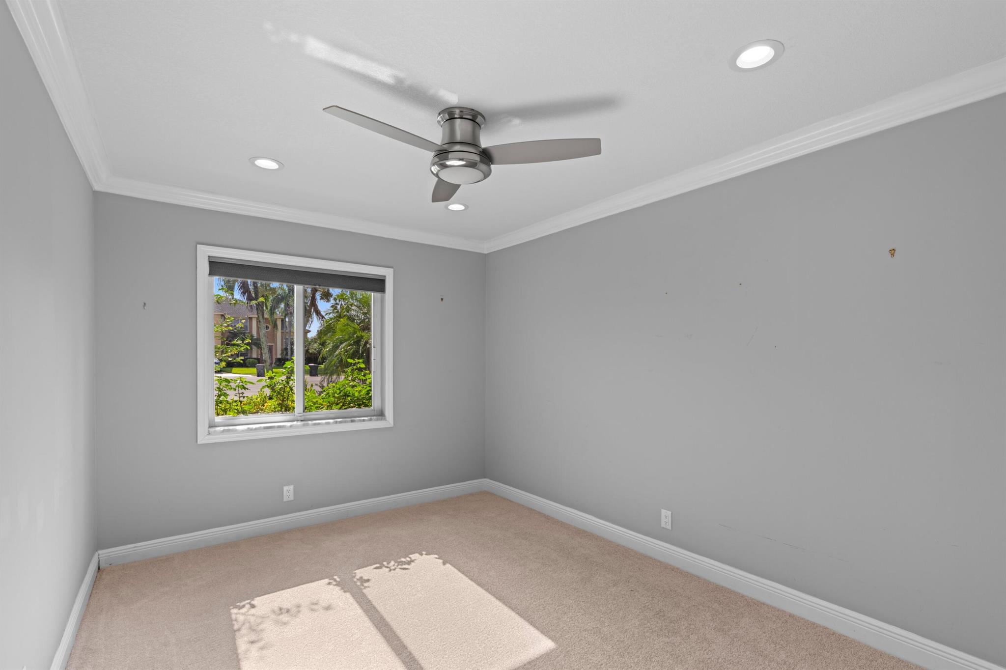 SAILBOAT POINT OF WELLING - Residential