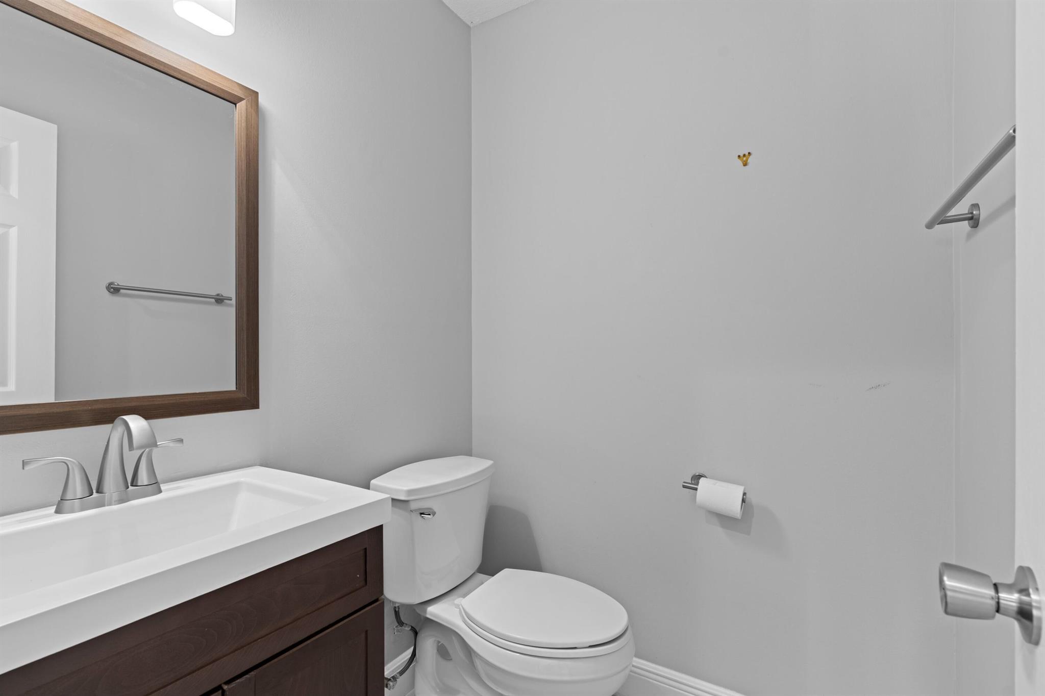 SAILBOAT POINT OF WELLING - Residential