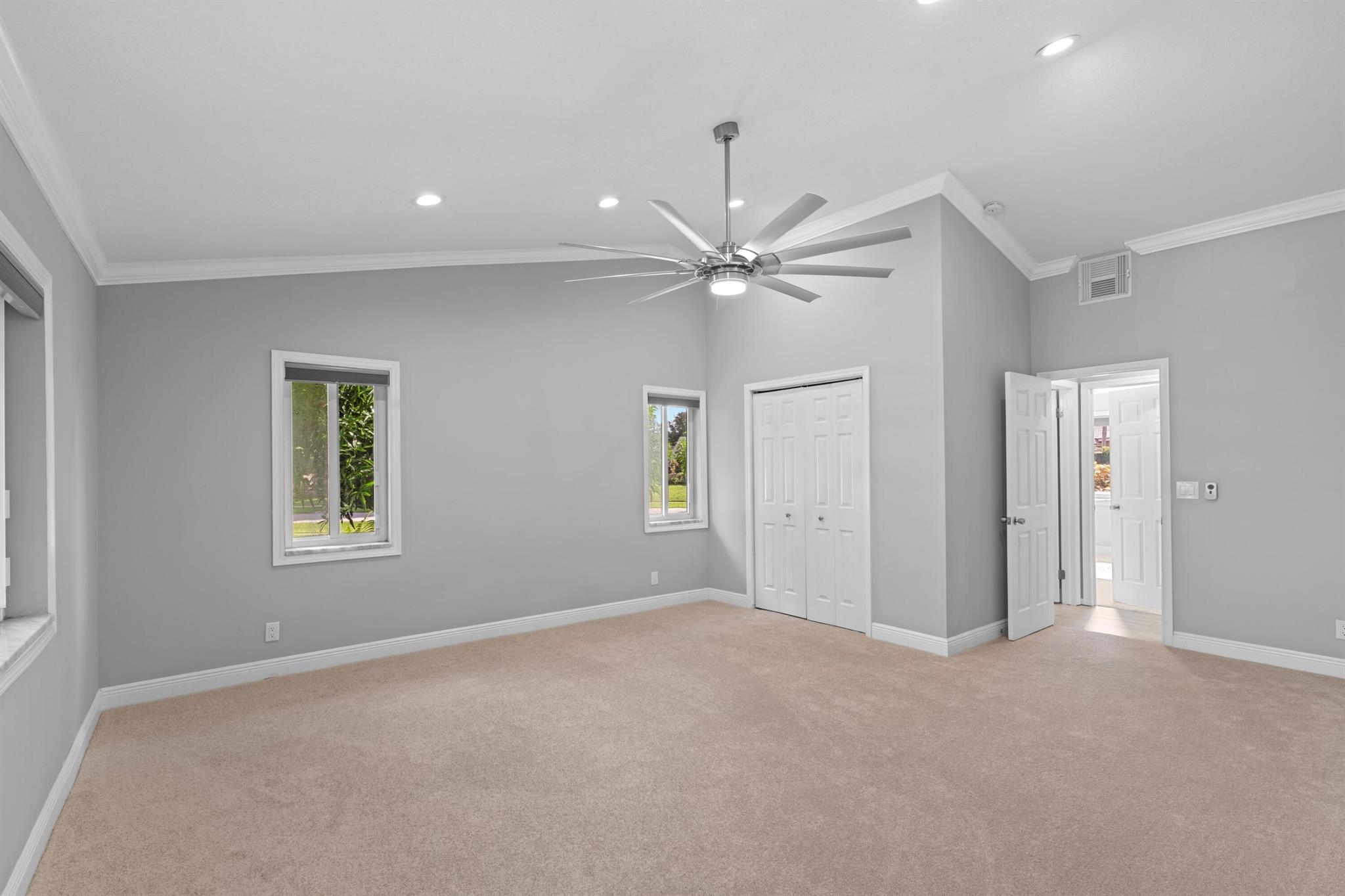 SAILBOAT POINT OF WELLING - Residential