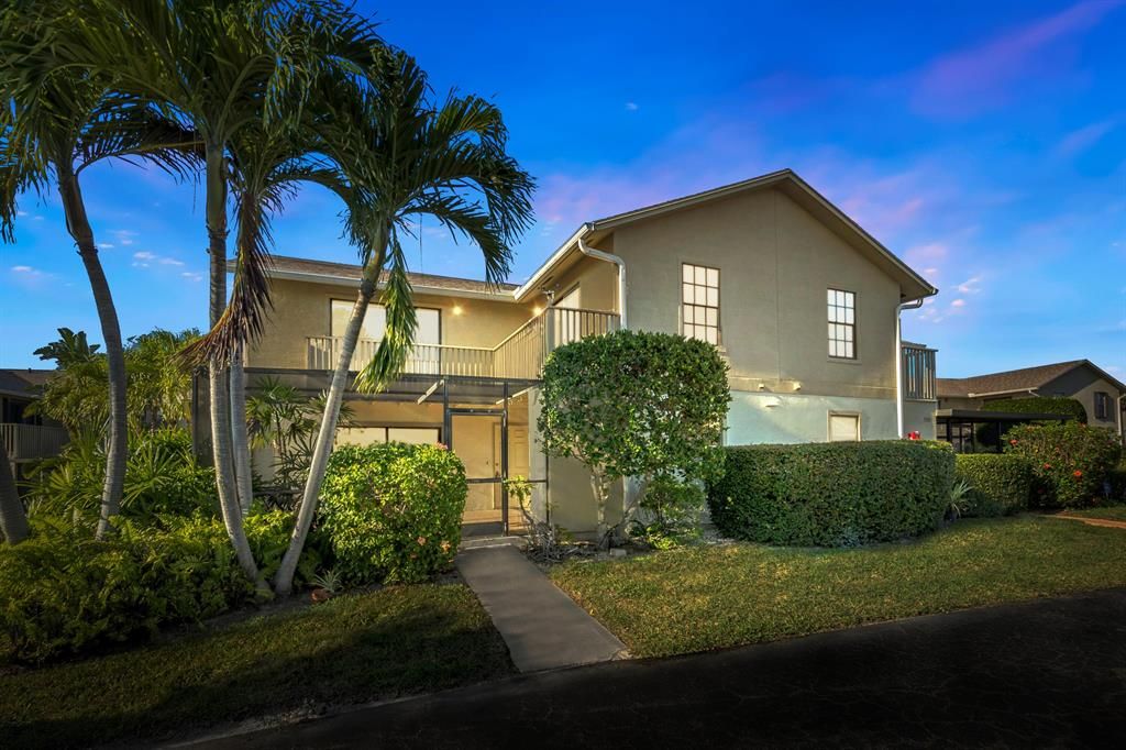 Photo of 7384 SE Concord Place, Hobe Sound, FL 33455 (MLS # R10776366)