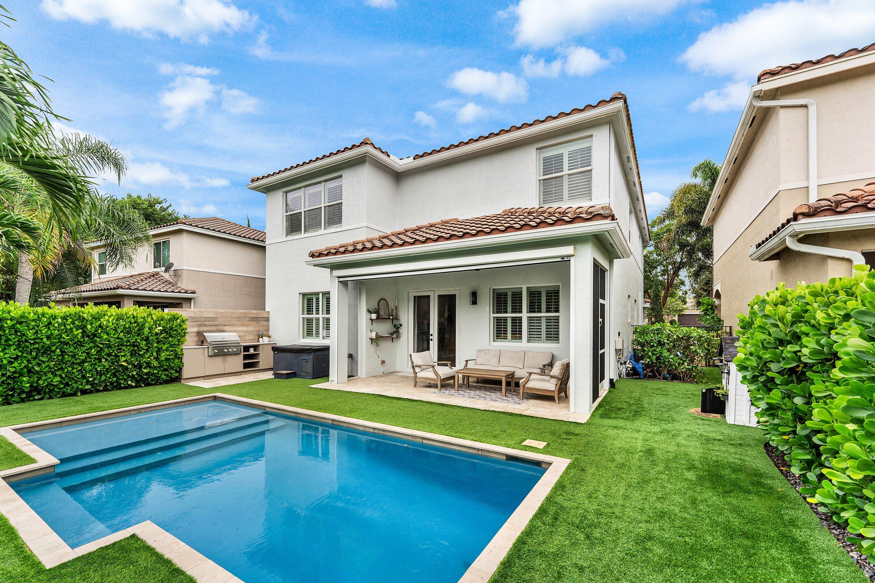 8421 CALABRIA LAKES Drive