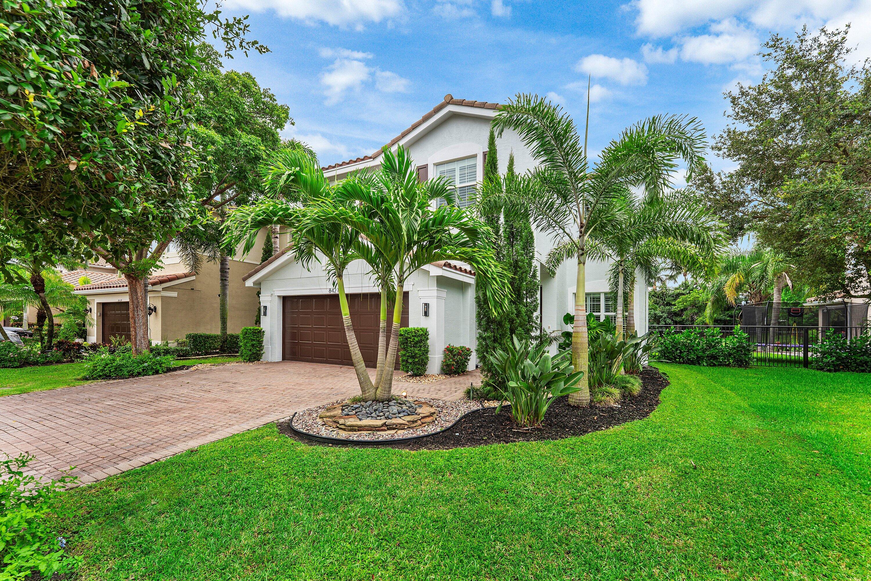 8421 CALABRIA LAKES Drive