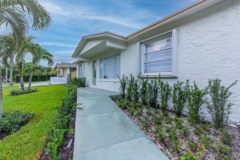 A home in Lake Worth Beach