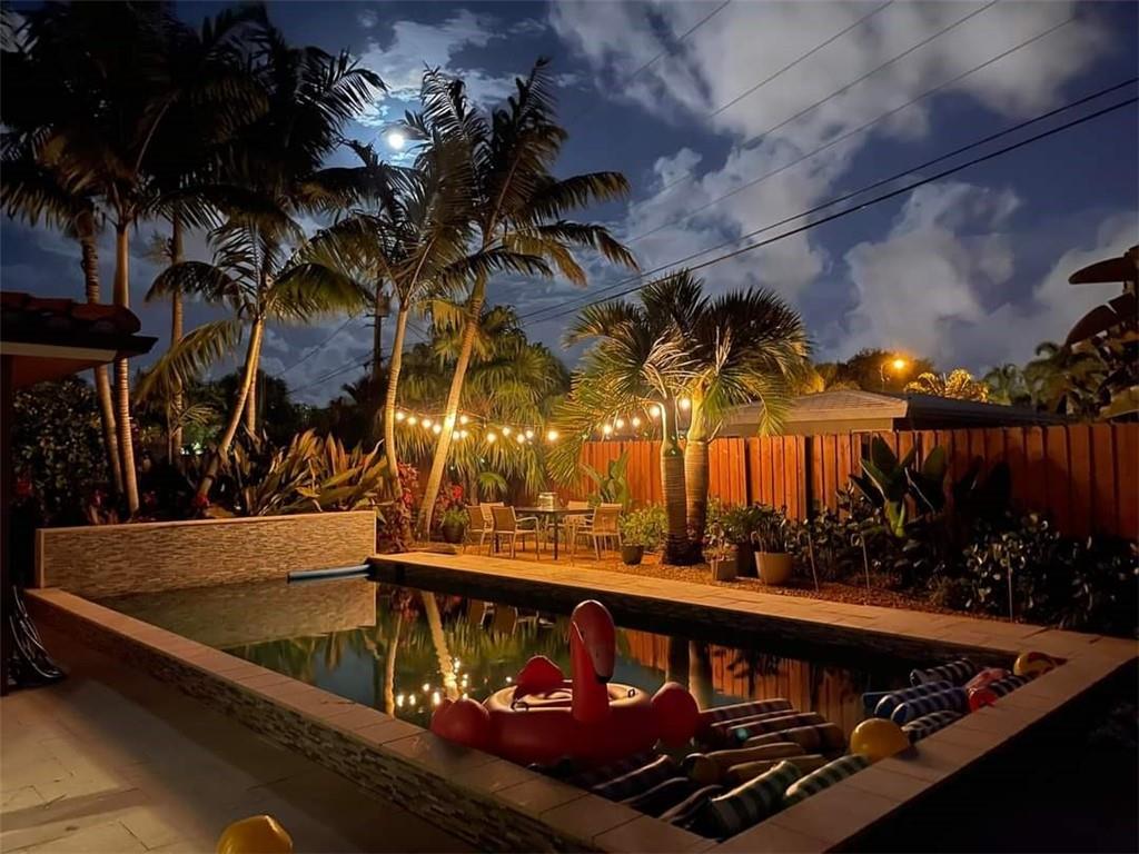 Poinsettia Heights River - Residential