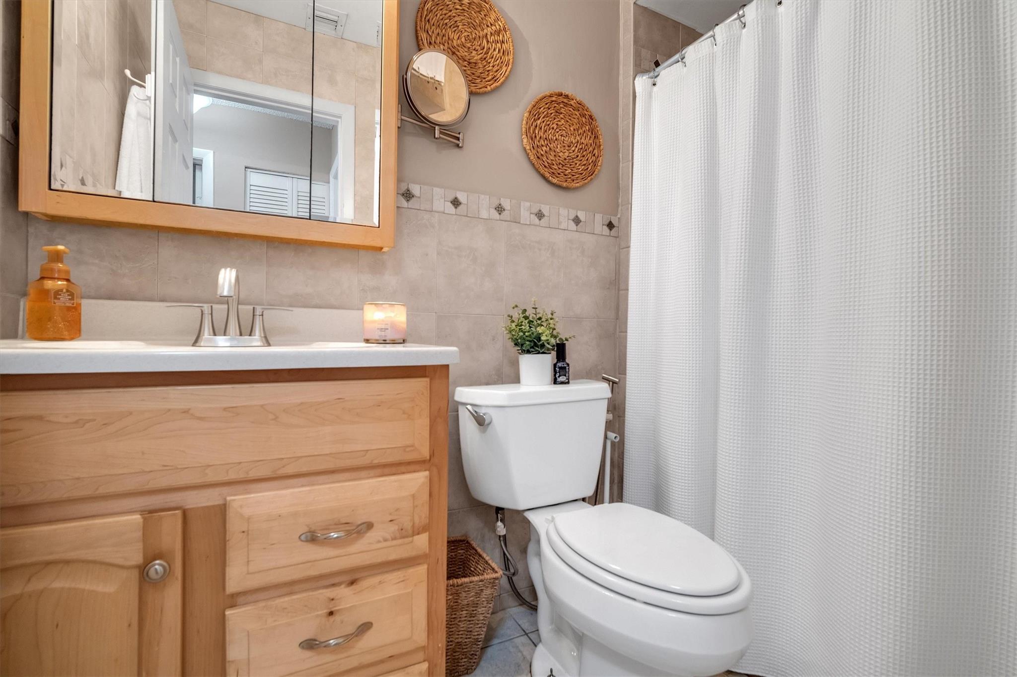 Hampton Lakes 140-42 B - Residential