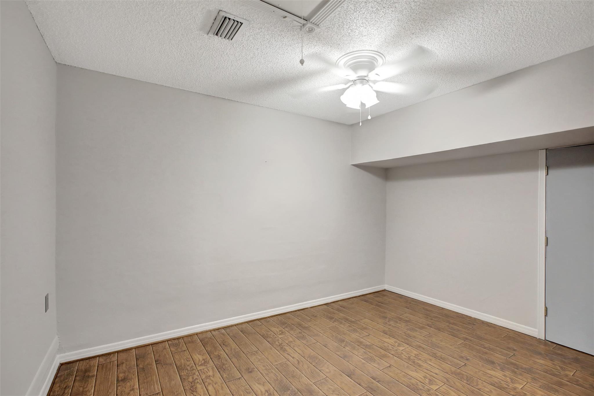 Hampton Lakes 140-42 B - Residential