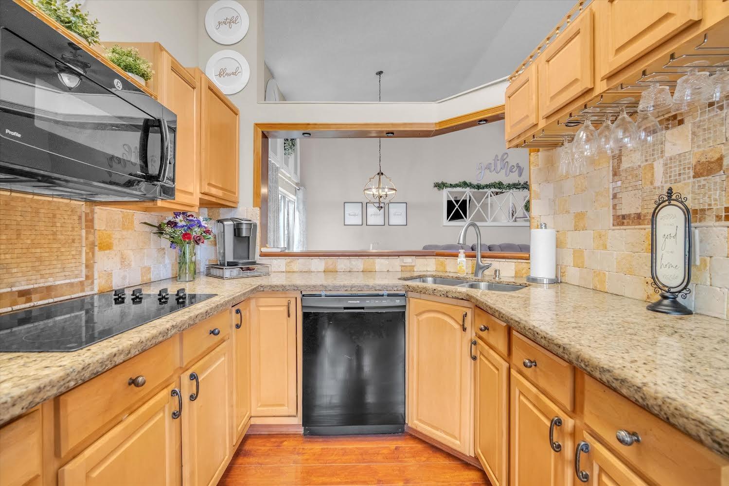 Hampton Lakes 140-42 B - Residential