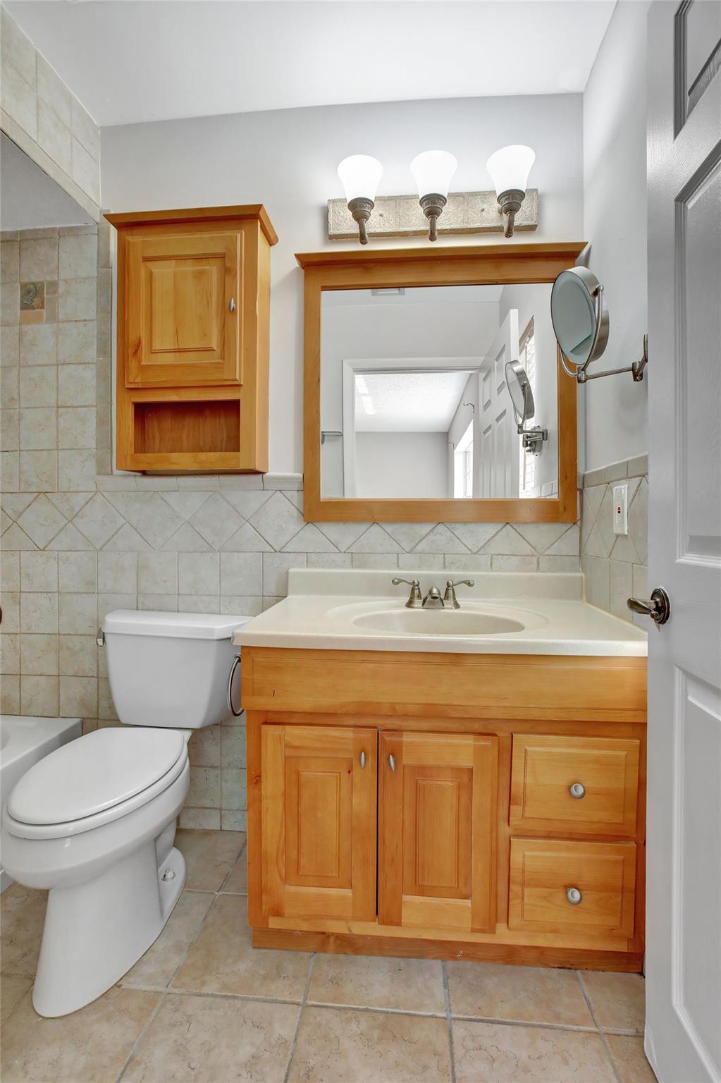 Hampton Lakes 140-42 B - Residential