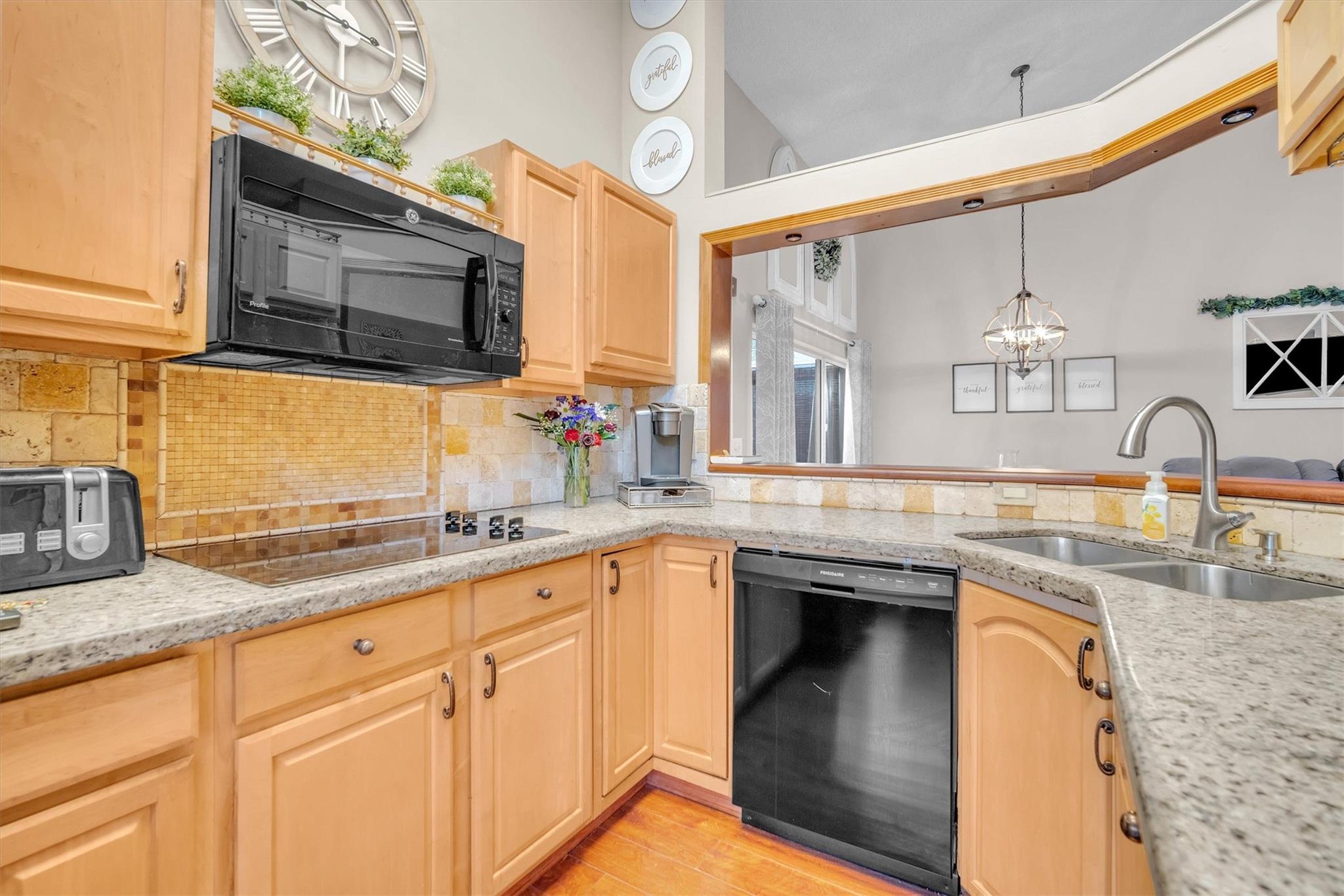 Hampton Lakes 140-42 B - Residential