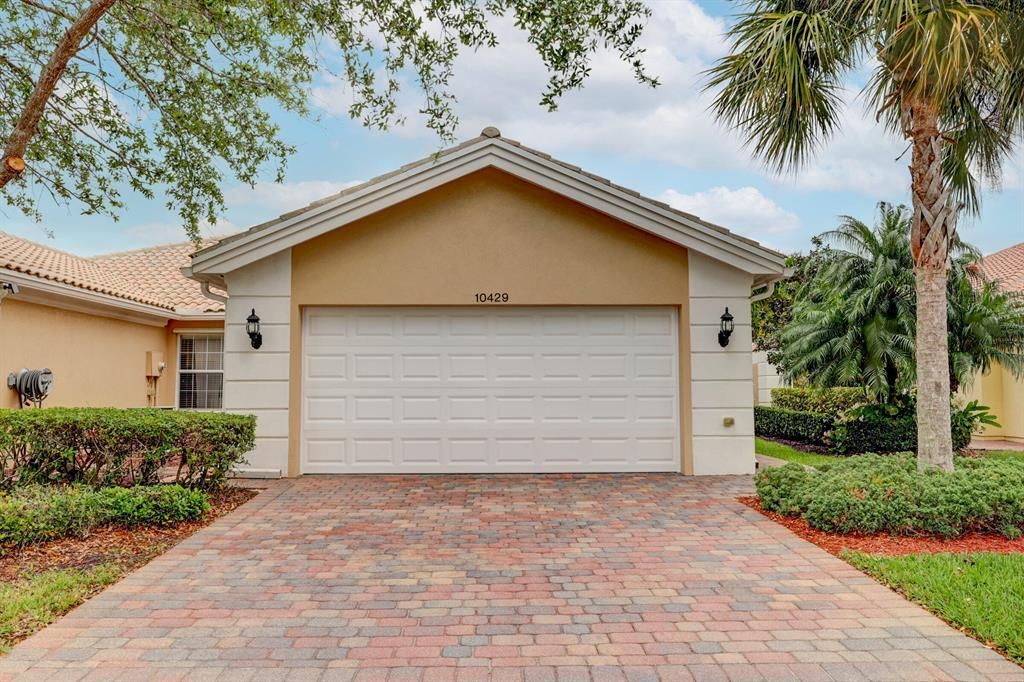 Photo of 10429 SW Stratton Drive, Port Saint Lucie, FL 34987 (MLS # R10789528)