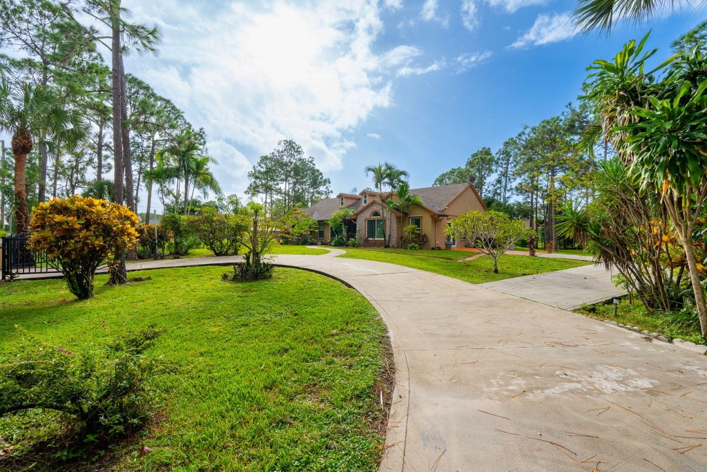 Photo of 16824 79th Court N, Loxahatchee, FL 33470 (MLS # B26093339)