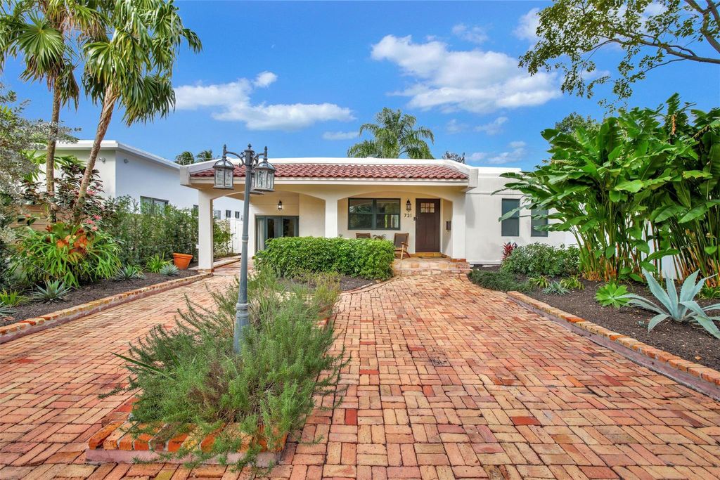Photo of 721 SE 7th Street, Fort Lauderdale, FL 33301 (MLS # F10418677)