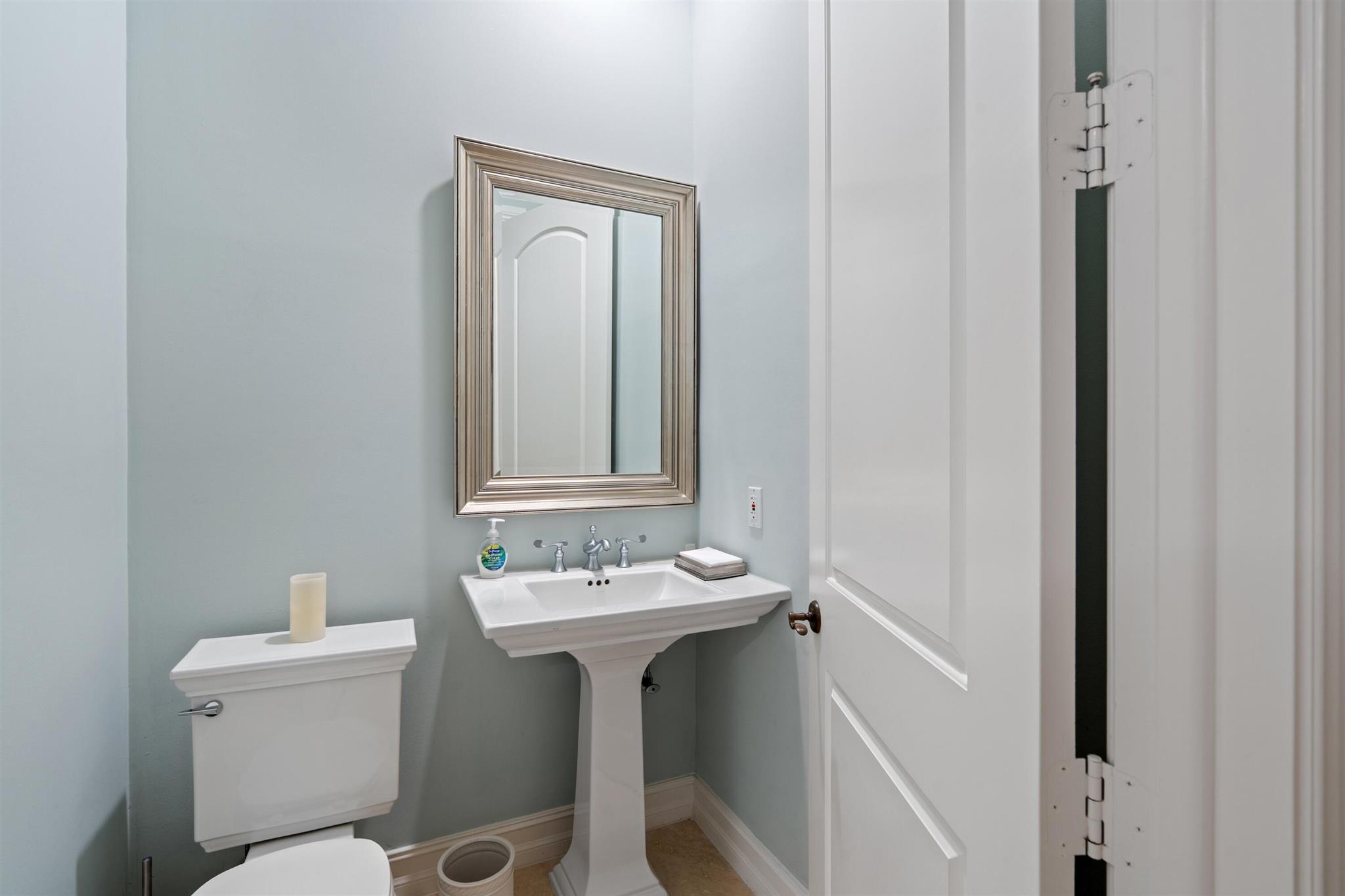 WINDSOR COURT - Residential