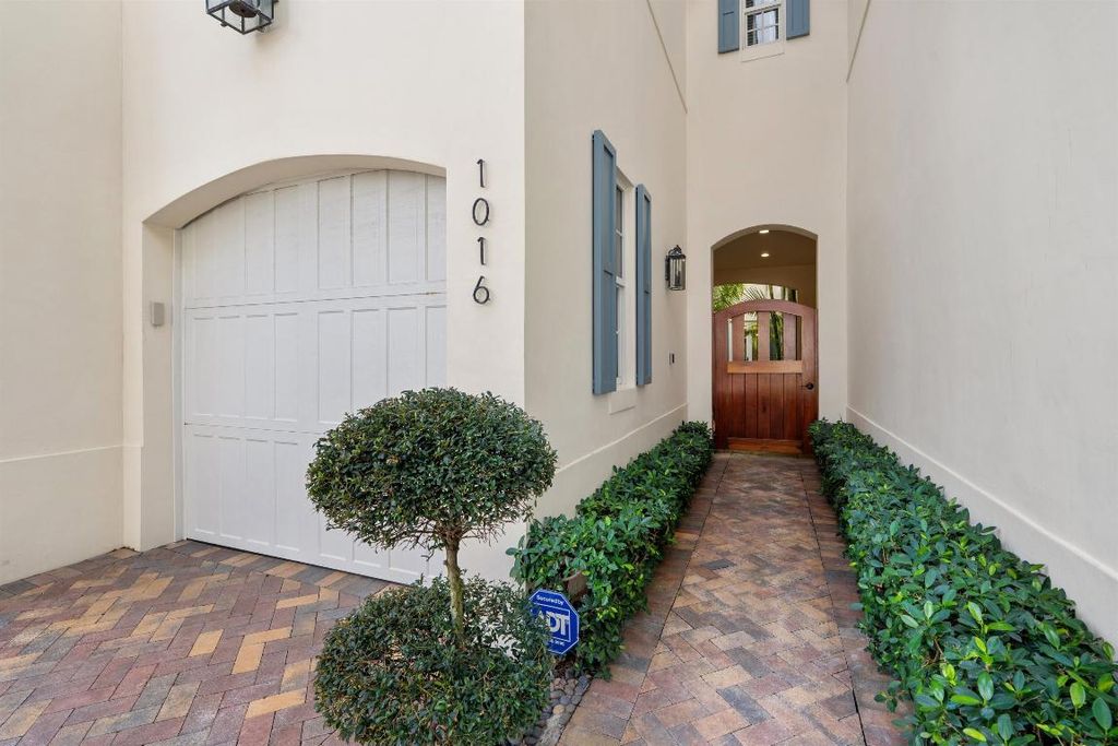 Photo of 1016 Bay Street, Delray Beach, FL 33483 (MLS # R11148875)