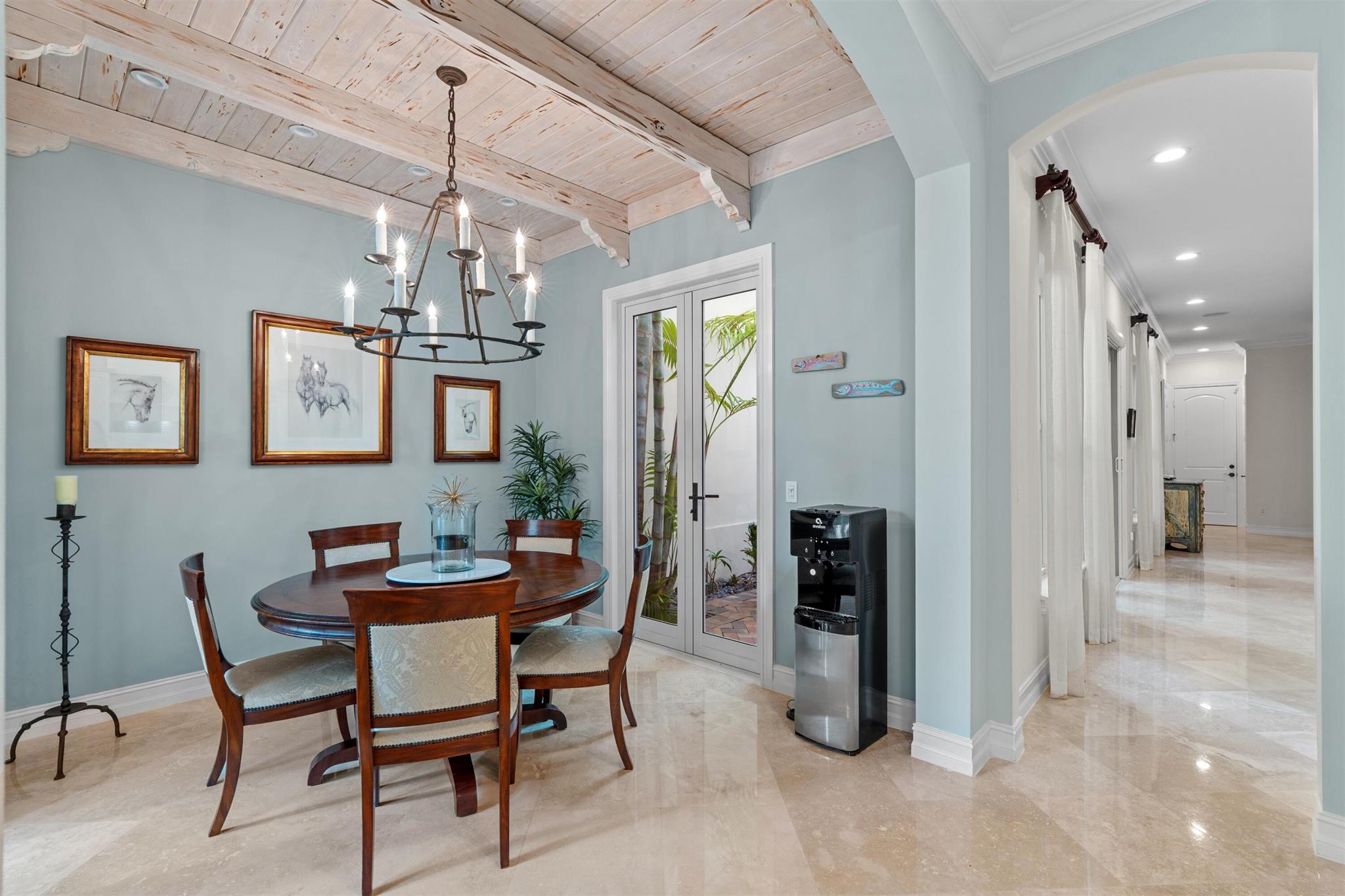 WINDSOR COURT - Residential