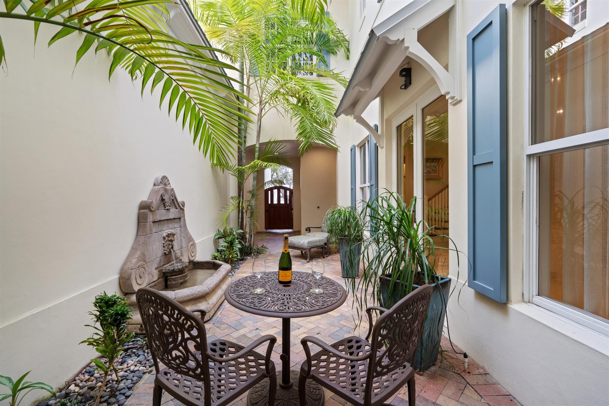 WINDSOR COURT - Residential