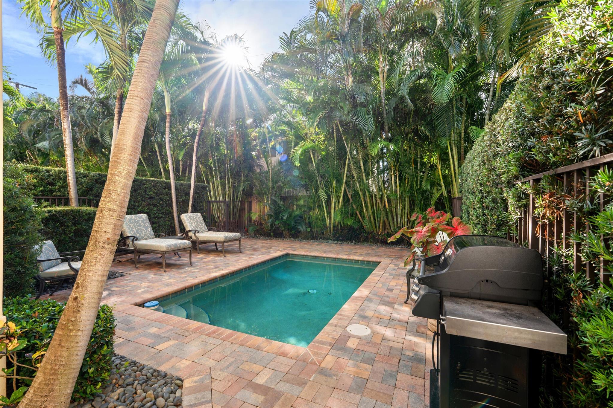 WINDSOR COURT - Residential