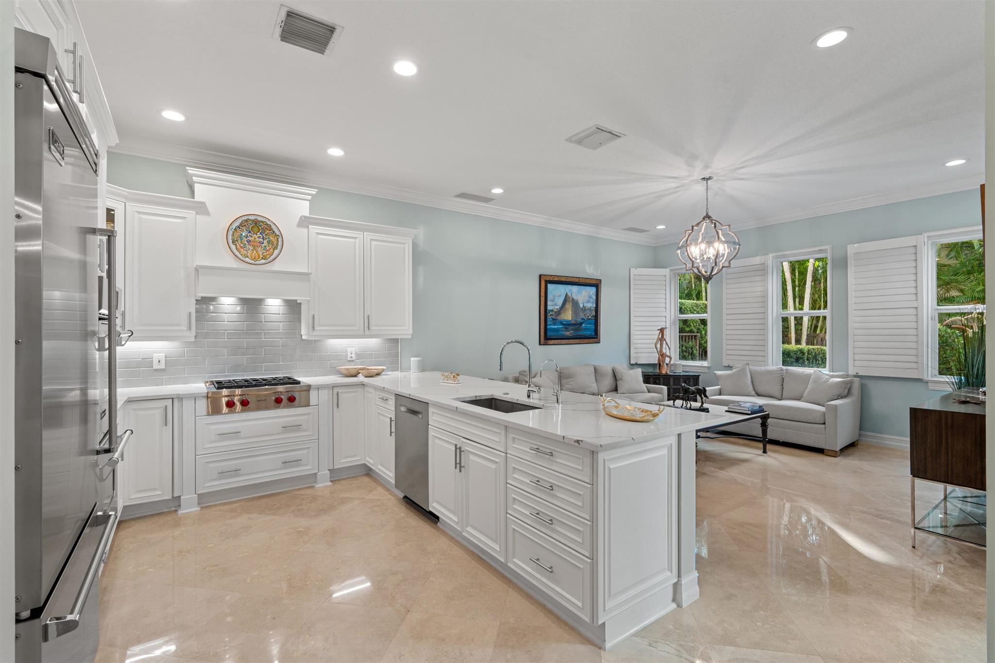 WINDSOR COURT - Residential