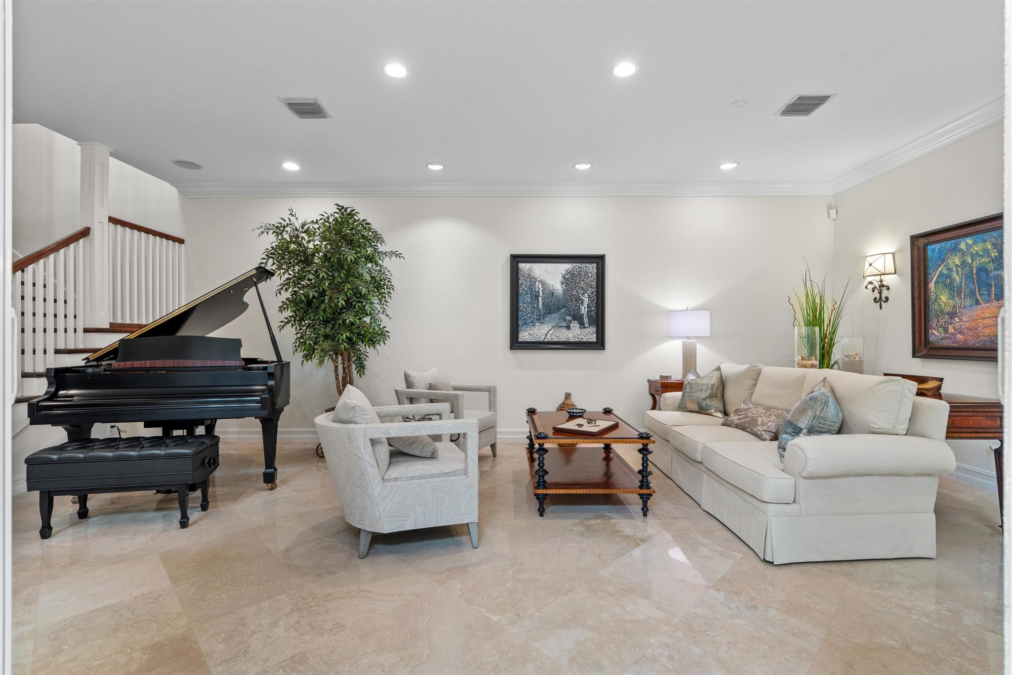 WINDSOR COURT - Residential