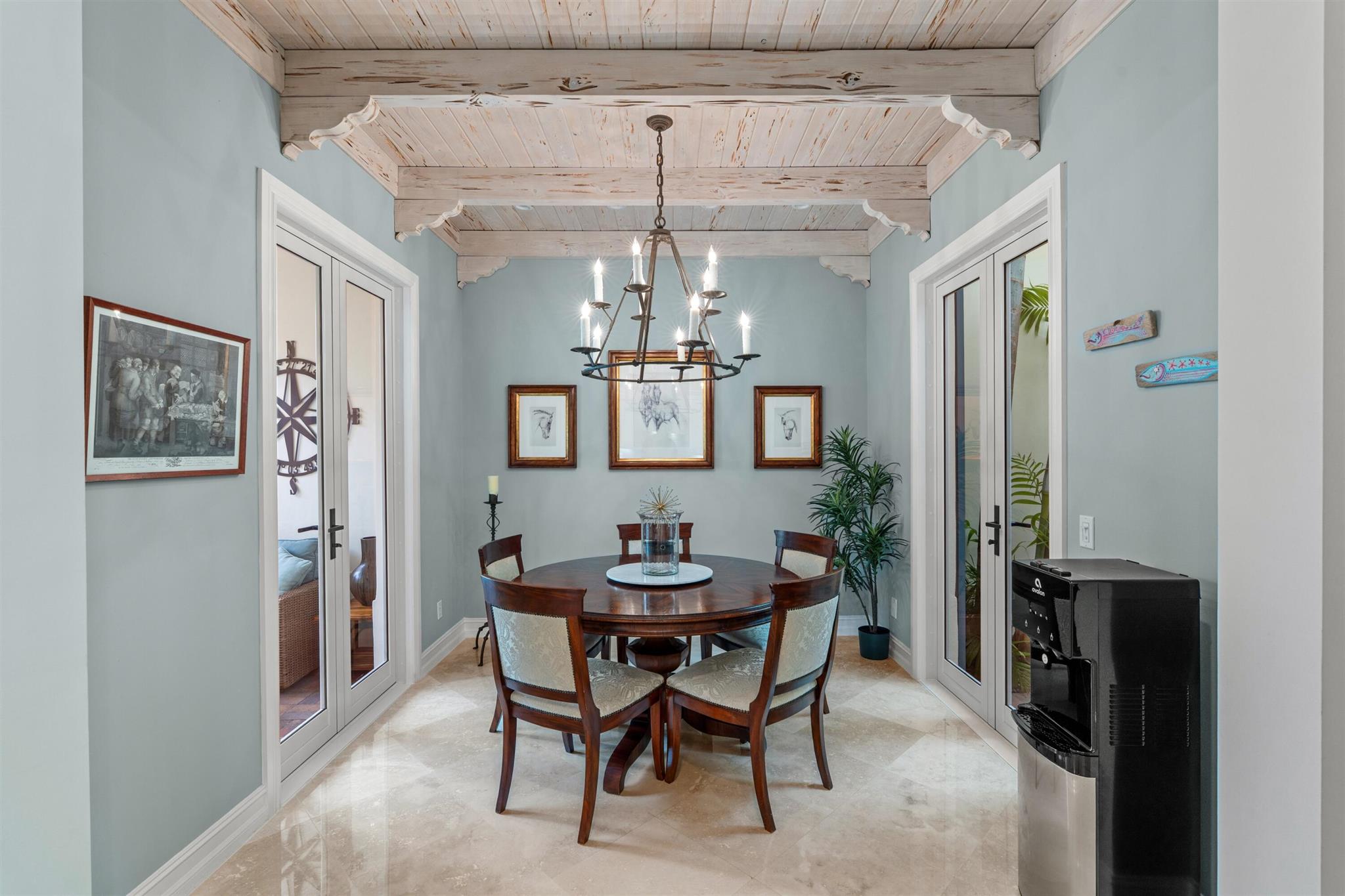 WINDSOR COURT - Residential